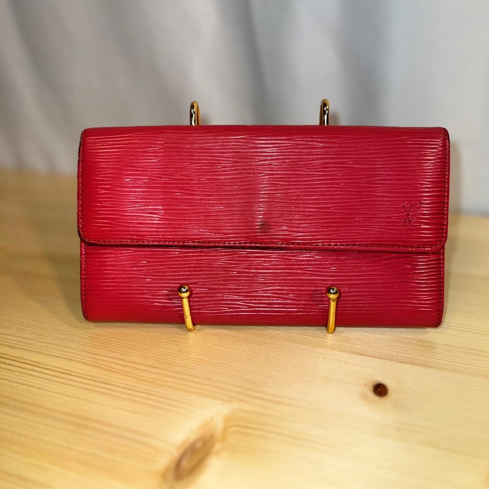 Louis Vuitton Epi long Sarah wallet